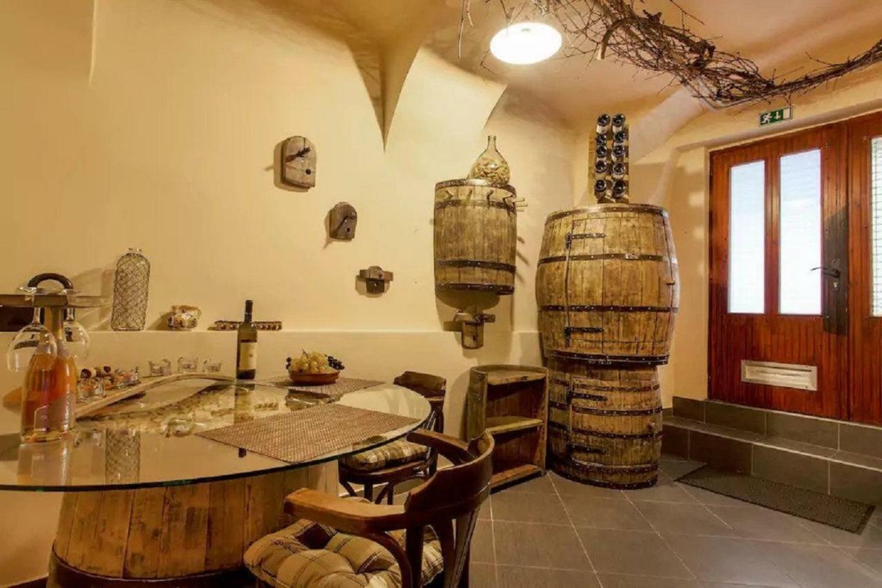 Beer & Wine Cellar Apartamento Liubliana Exterior foto